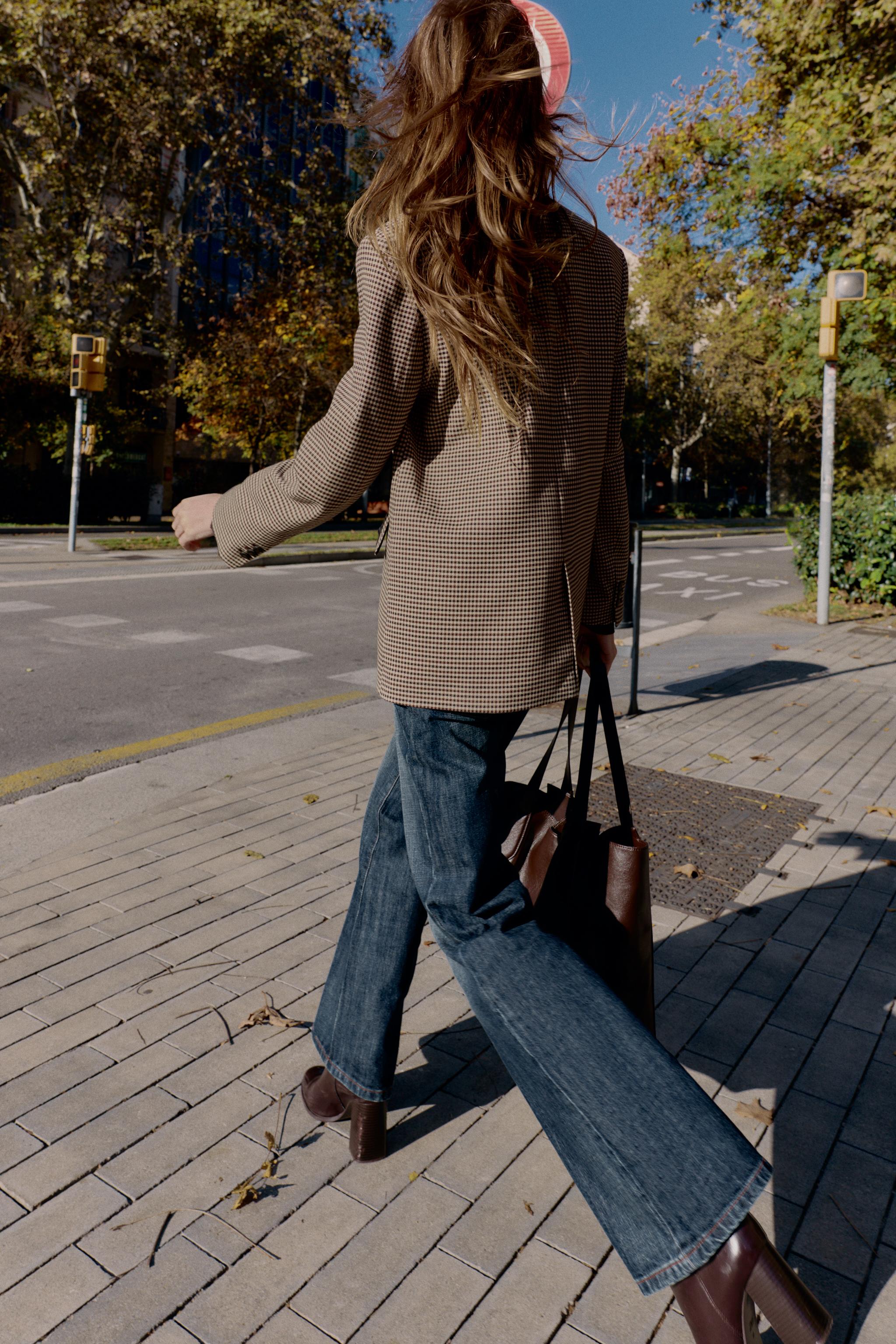 OVERSIZED DOUBLE-BREASTED BLAZER
